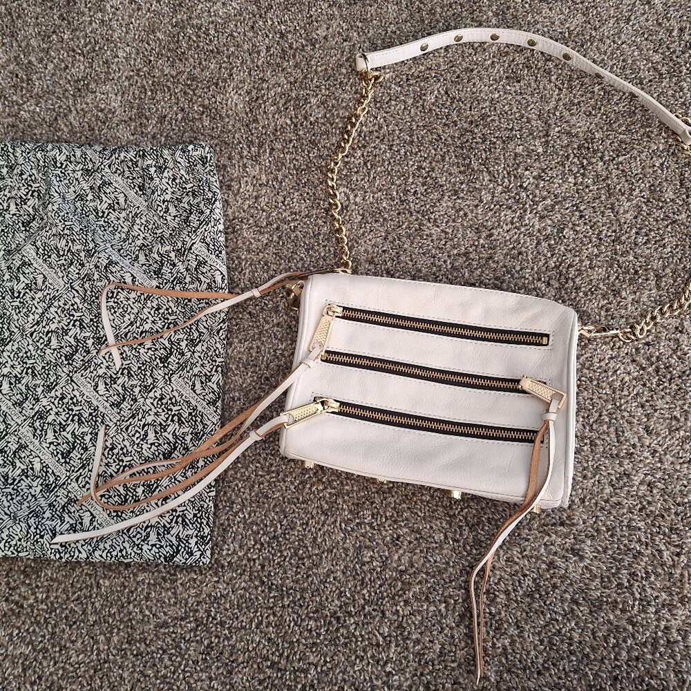 LIKE NEW NEVER WORN Rebecca Minkoff White leather 3 zip bag with chain strap